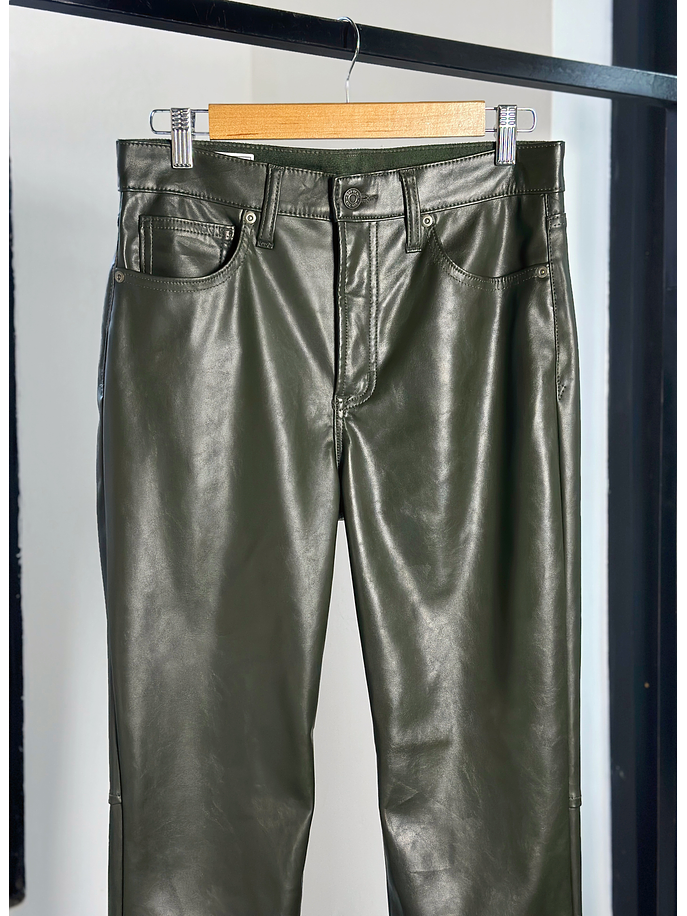 Pantalón cuerina verde  2