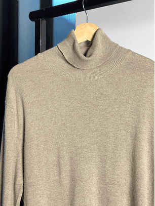 Suéter beige cuello 