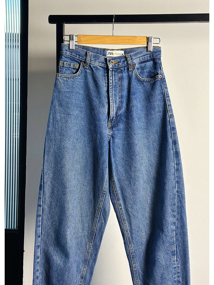 Jeans azul mom fit  2