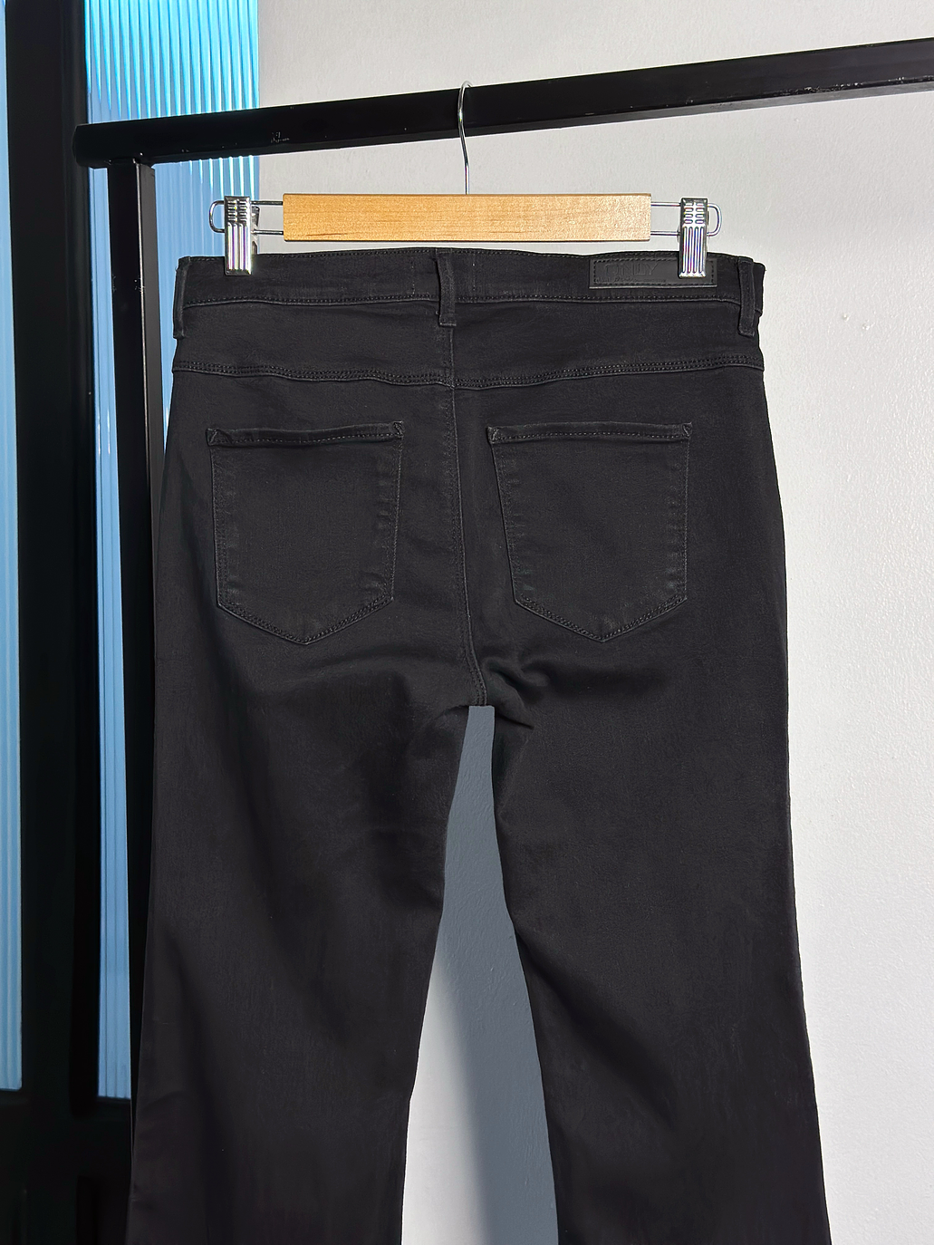 Jeans negro flare 4