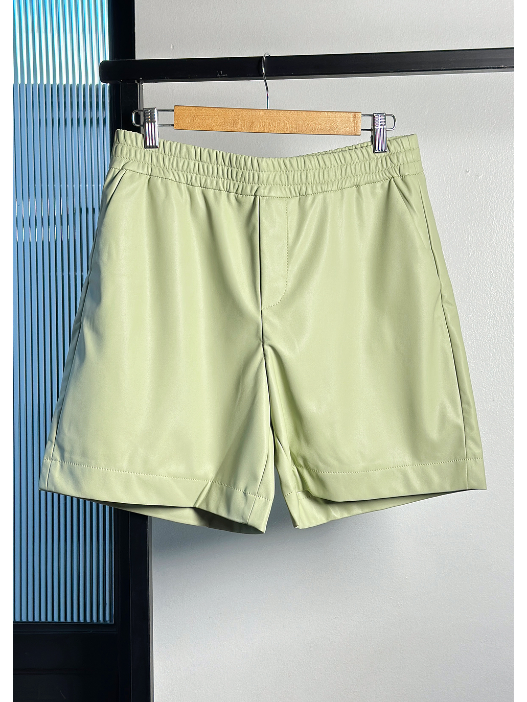 Short de cuerina verde   1