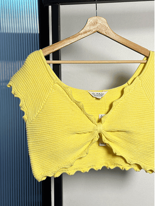Top tejido amarillo 