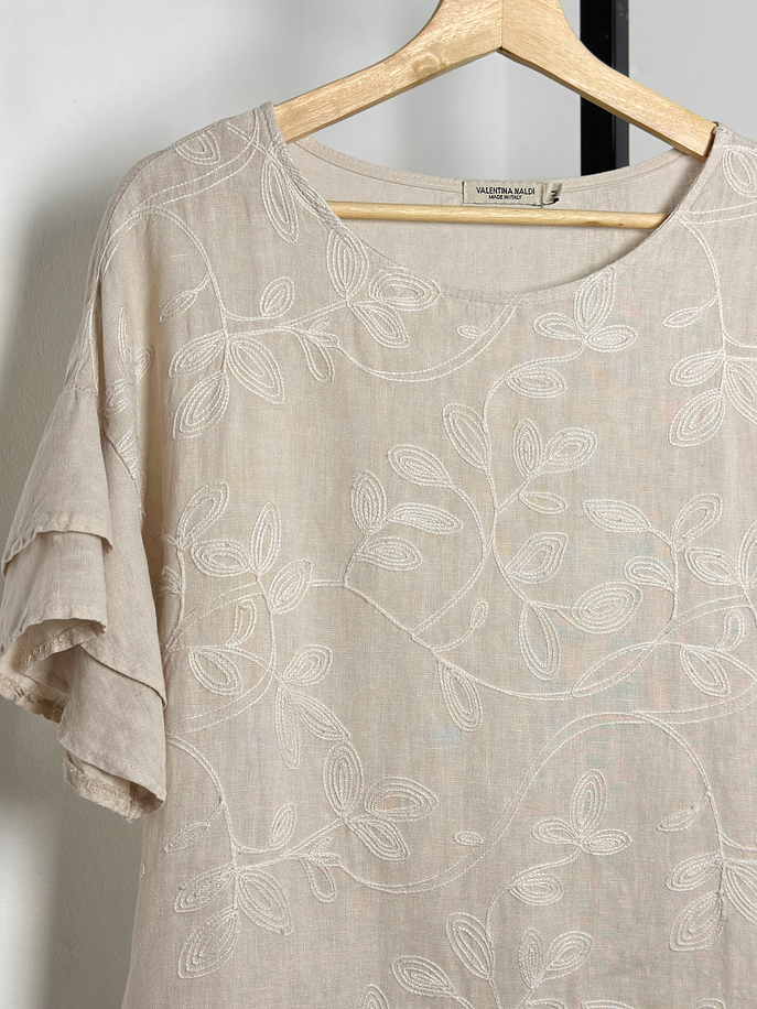Blusa de lino bordada  3