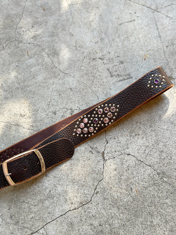 Cinturón de cuero vintage con apliqués  2