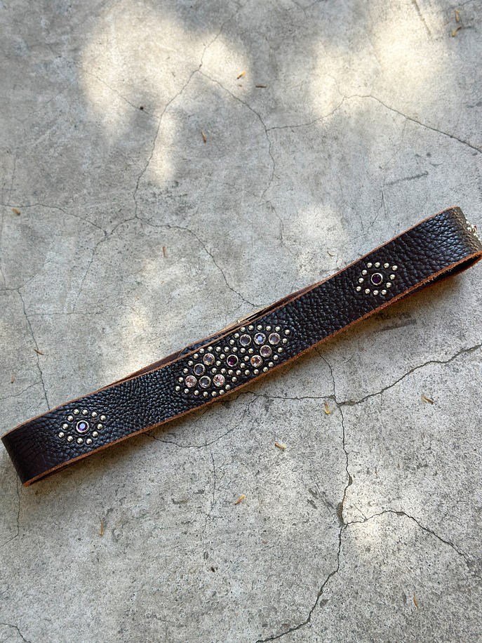 Cinturón de cuero vintage con apliqués  4