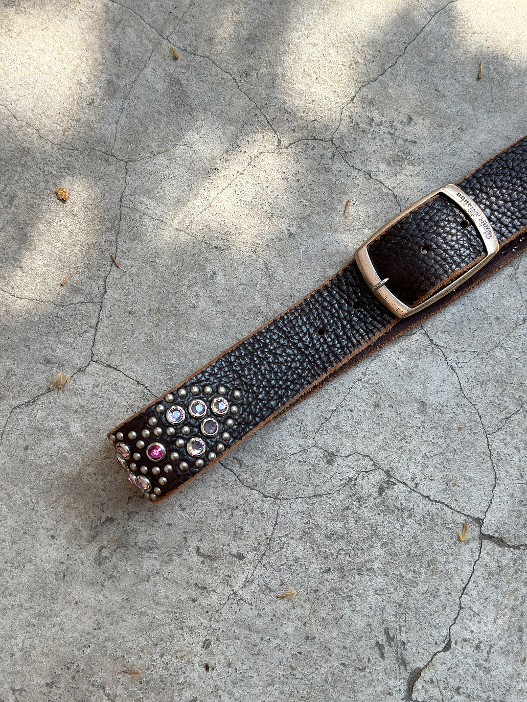 Cinturón de cuero vintage con apliqués  6