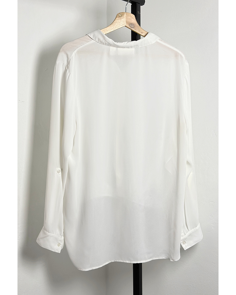 Camisa blanca nudo 