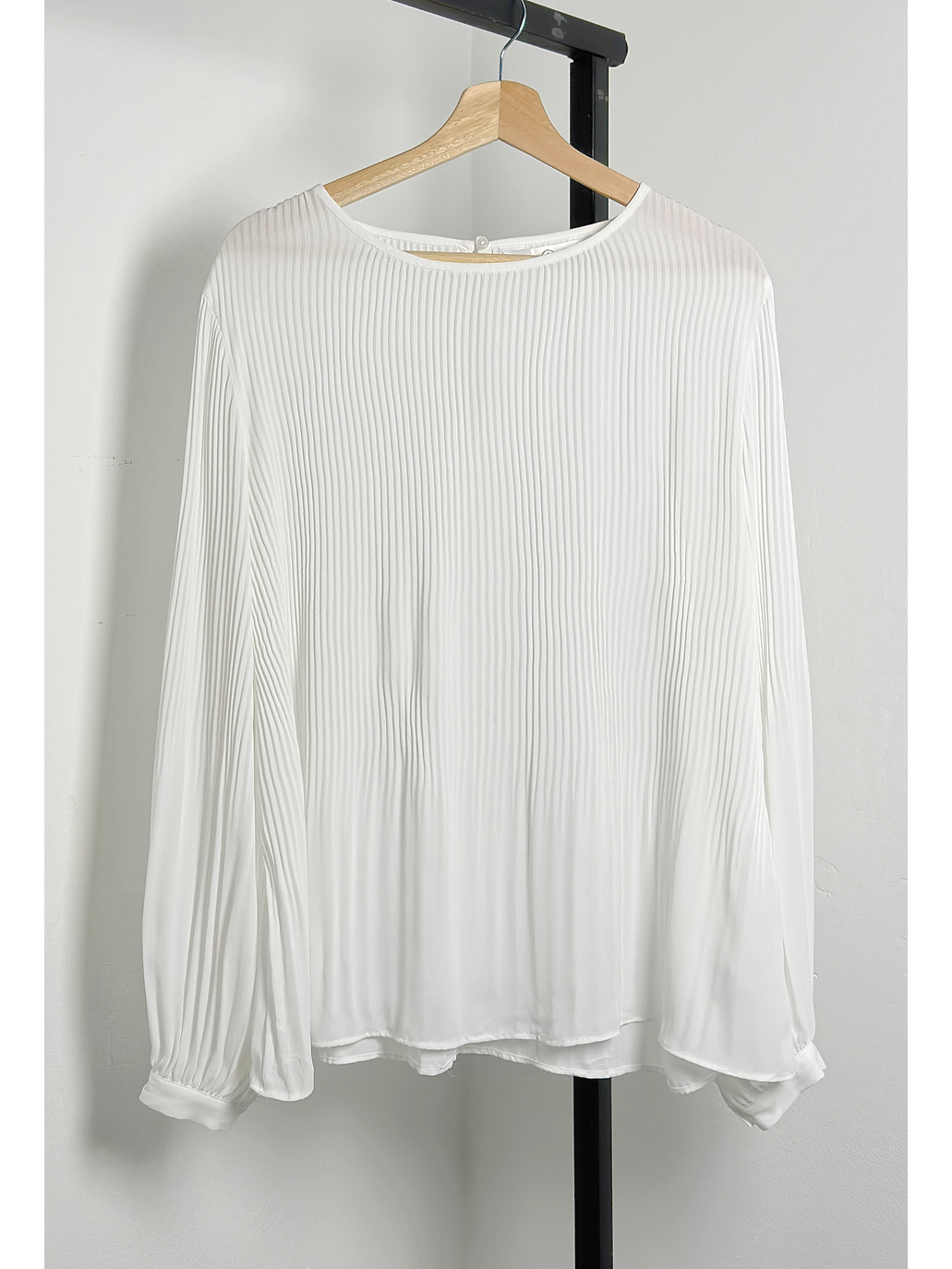 Blusa blanca plisada 1