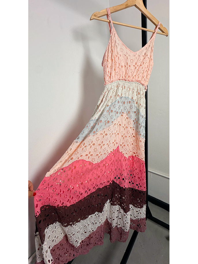 Vestido broderie floreado 5