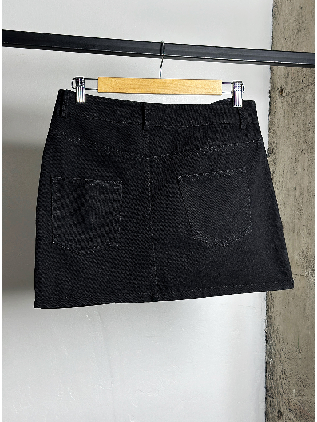 Falda denim negra asimétrica 6