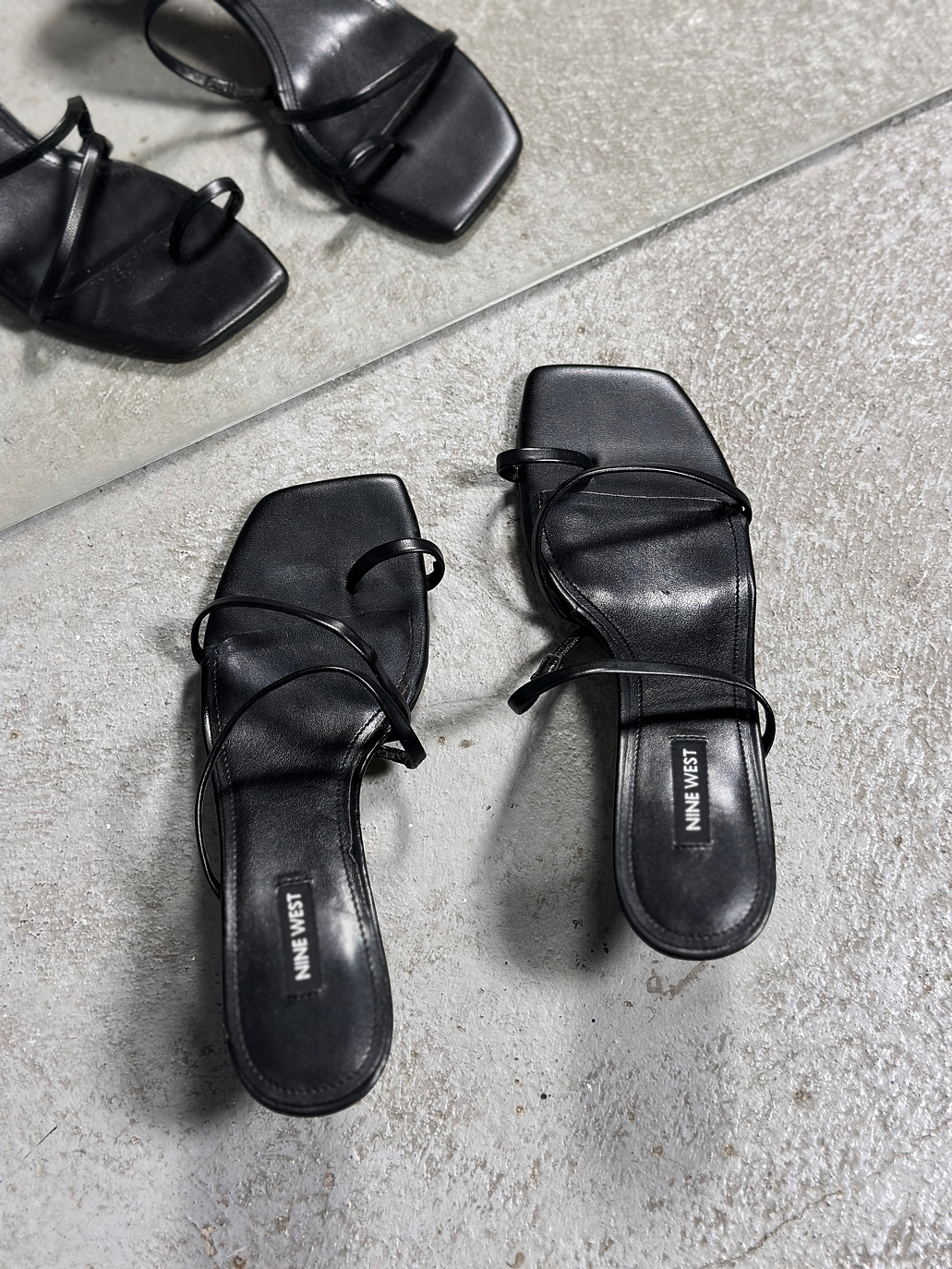 Sandalias con taco negras  3