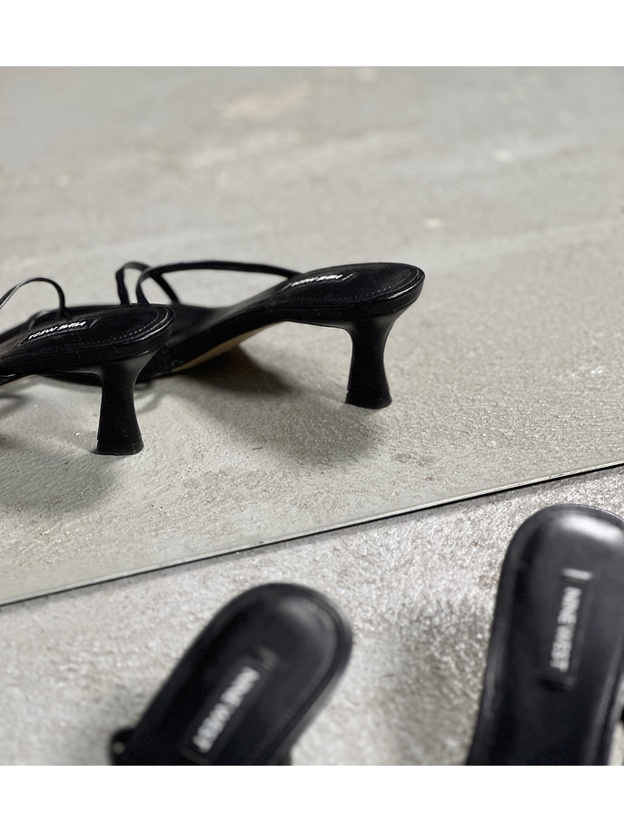 Sandalias con taco negras  5