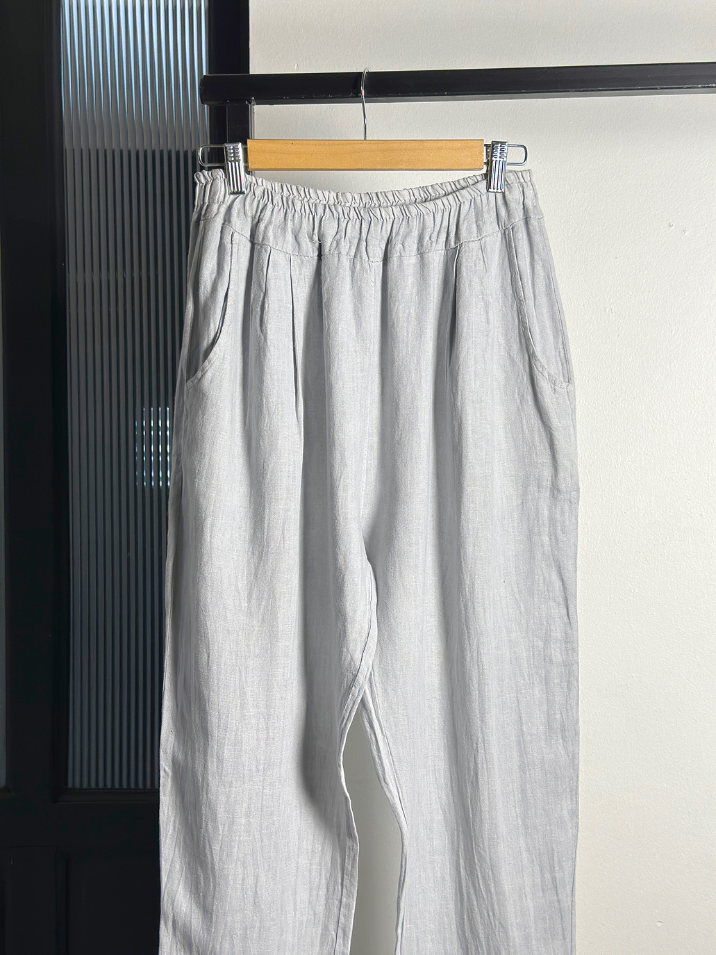 Pantalón gris de lino  2