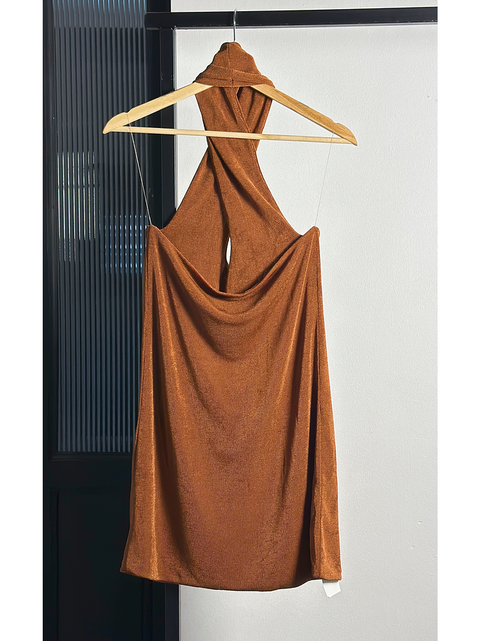 Vestido terracota sin espalda 5