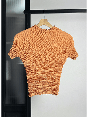 Top fruncido salmón