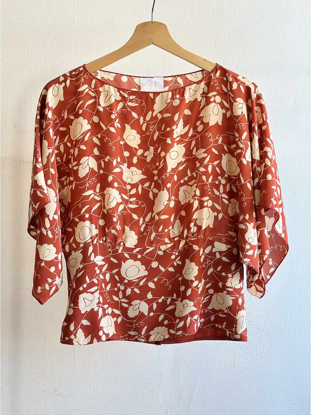 Top de seda print floreado 1