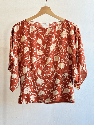Top de seda print floreado