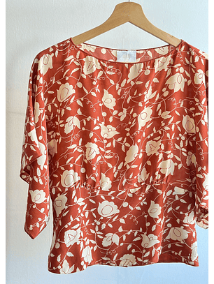 Top de seda print floreado