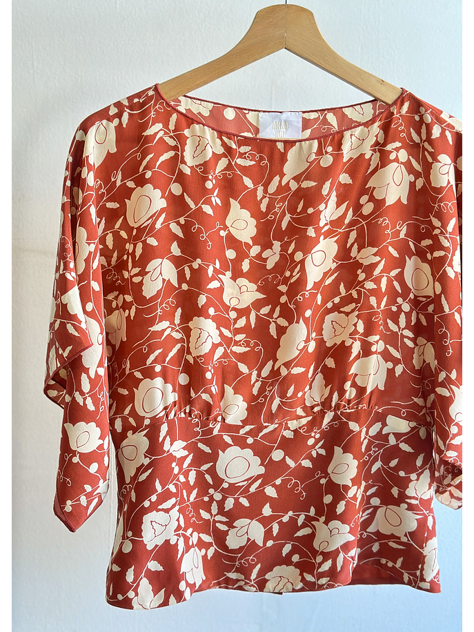 Top de seda print floreado 2