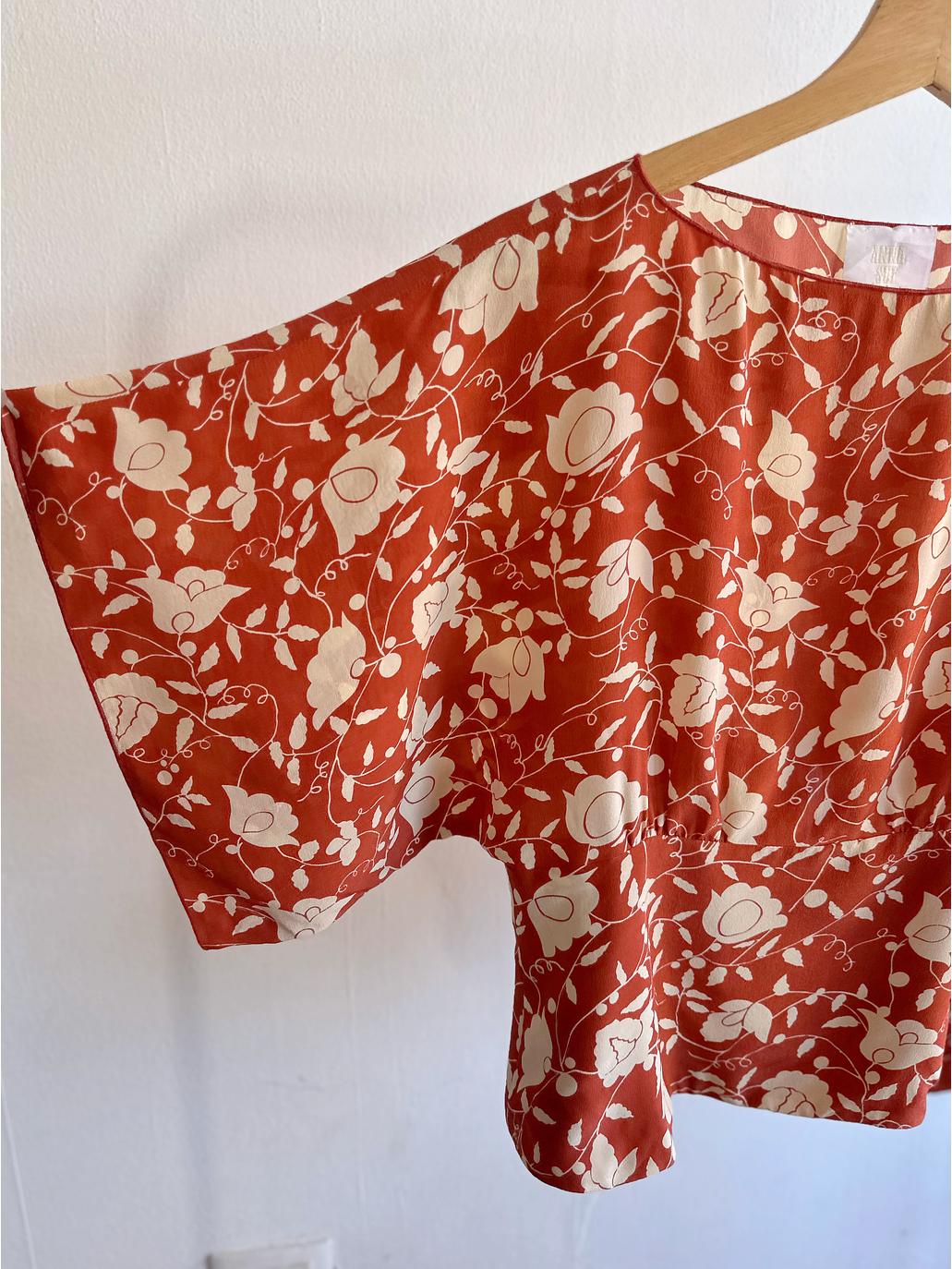 Top de seda print floreado 4