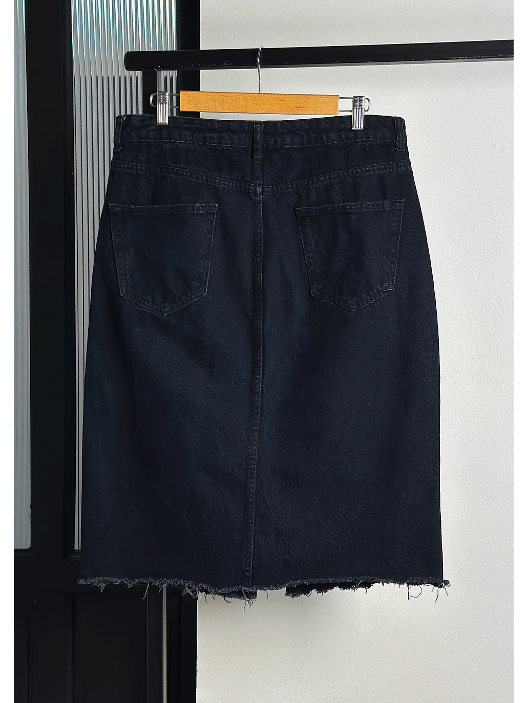Falda midi mezclilla azul oscura  3