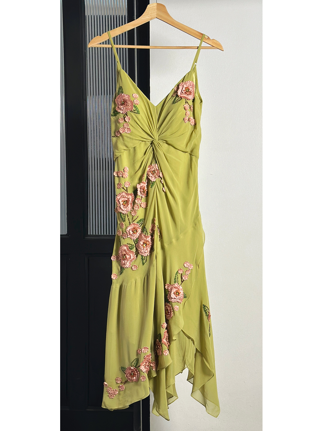 Vestido de seda bordado 1