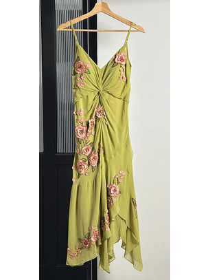 Vestido de seda bordado