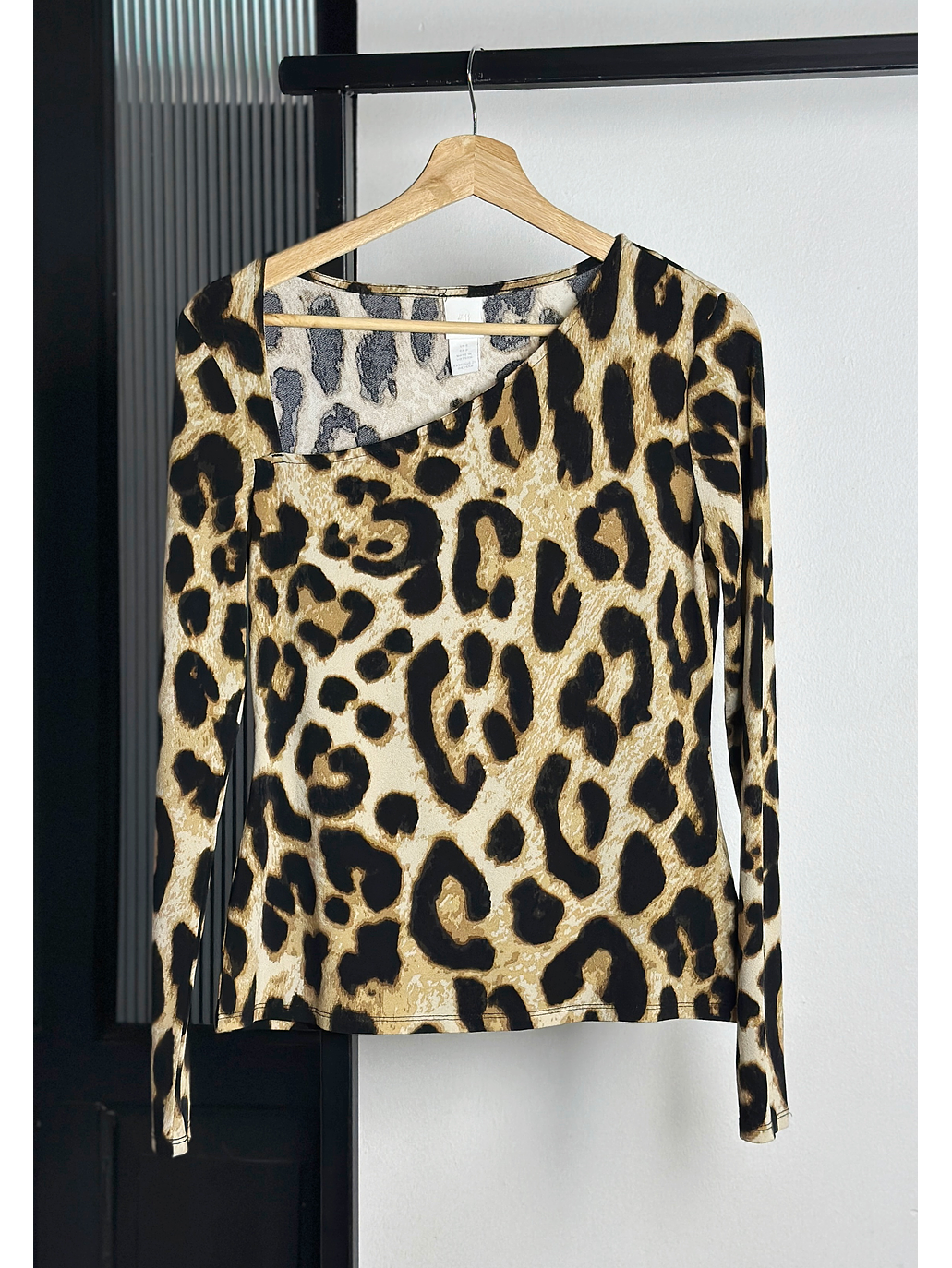 Top animal print asimétrico  1