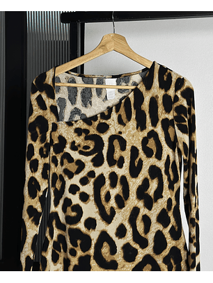 Top animal print asimétrico 