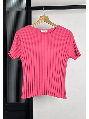 Top fucsia acanalado