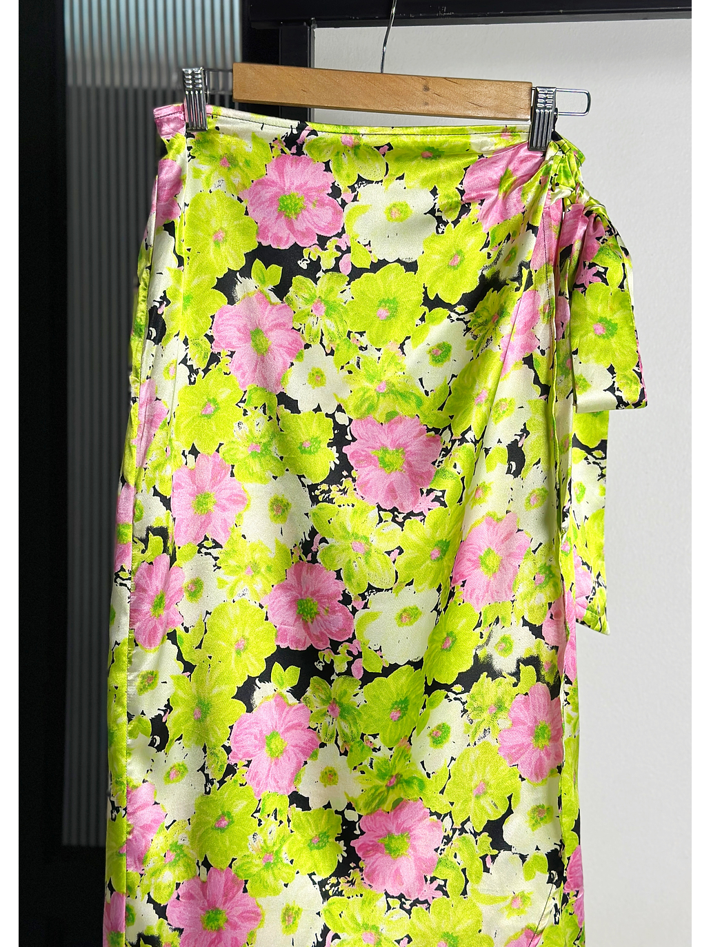 Falda floreada satinada 2