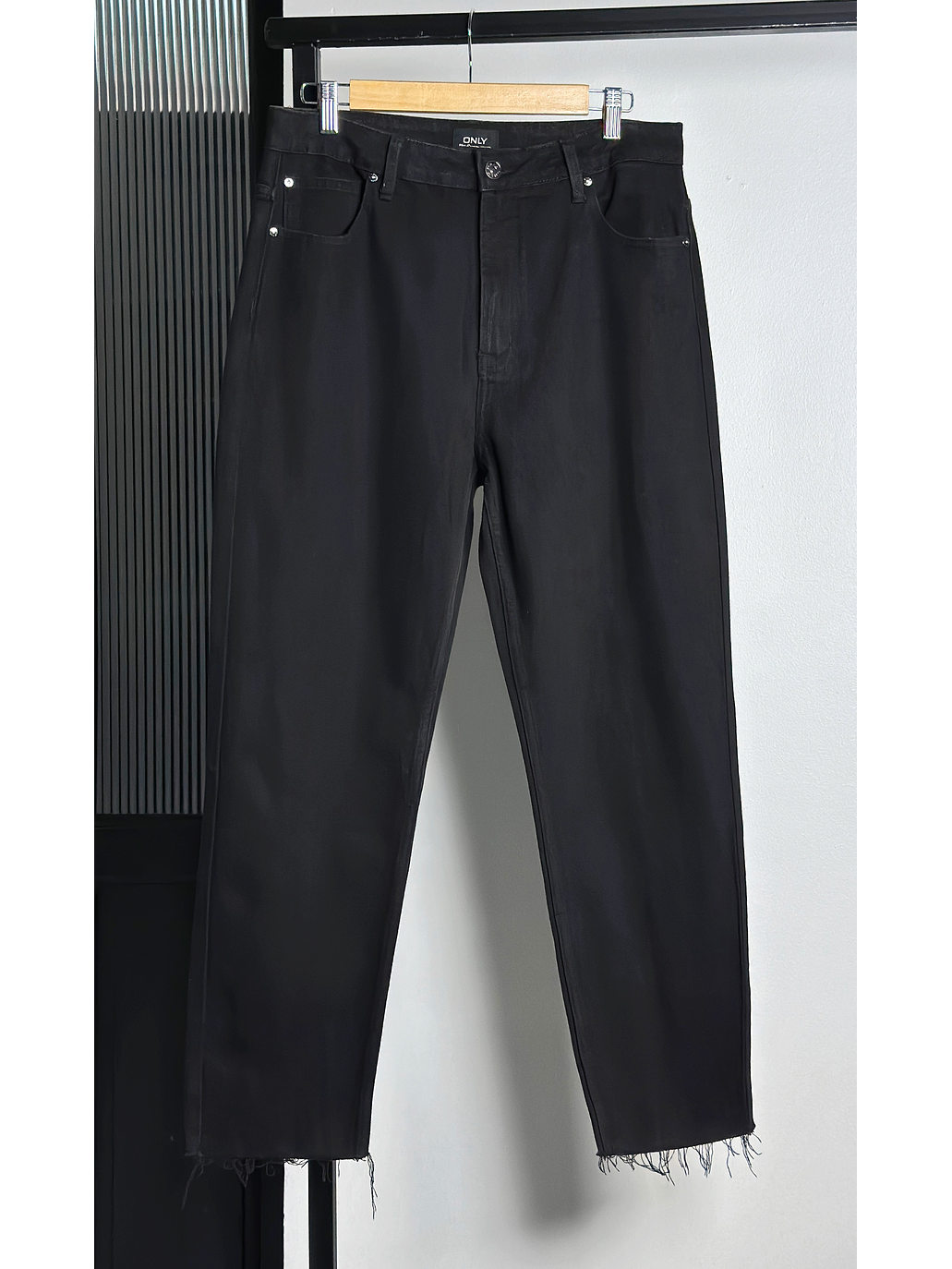 Jeans negro tiro alto 1