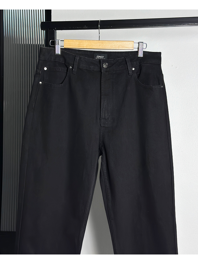 Jeans negro tiro alto 2