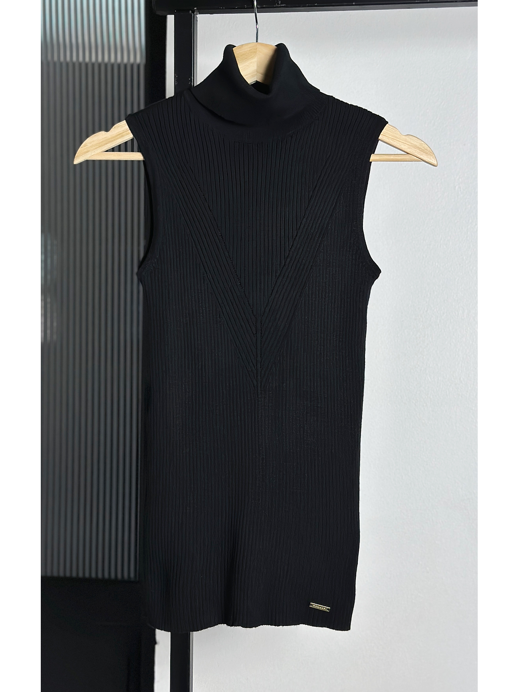 Top negro acanalado 1