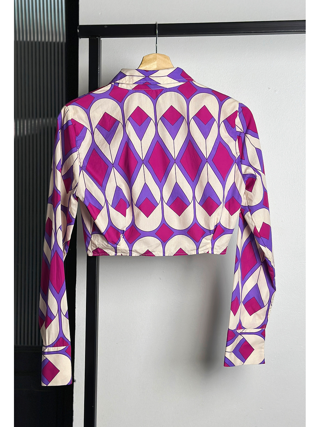 Camisa crop estampada  3