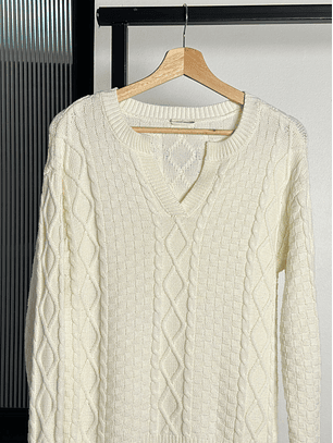 Suéter crema trenzado 