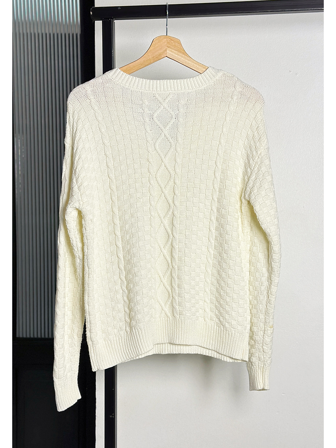Suéter crema trenzado  3