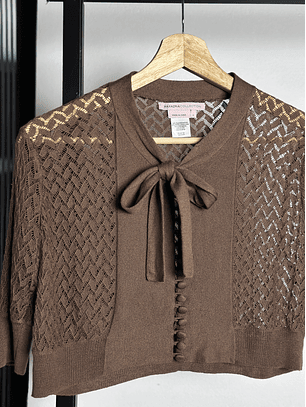 Top de punto calado café