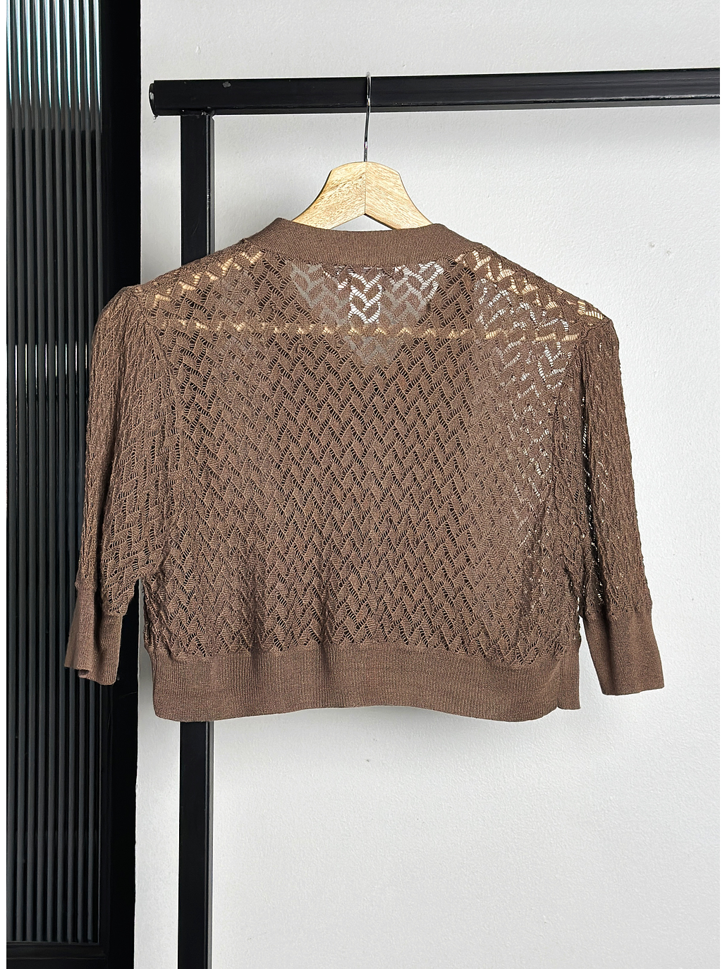 Top de punto calado café 3