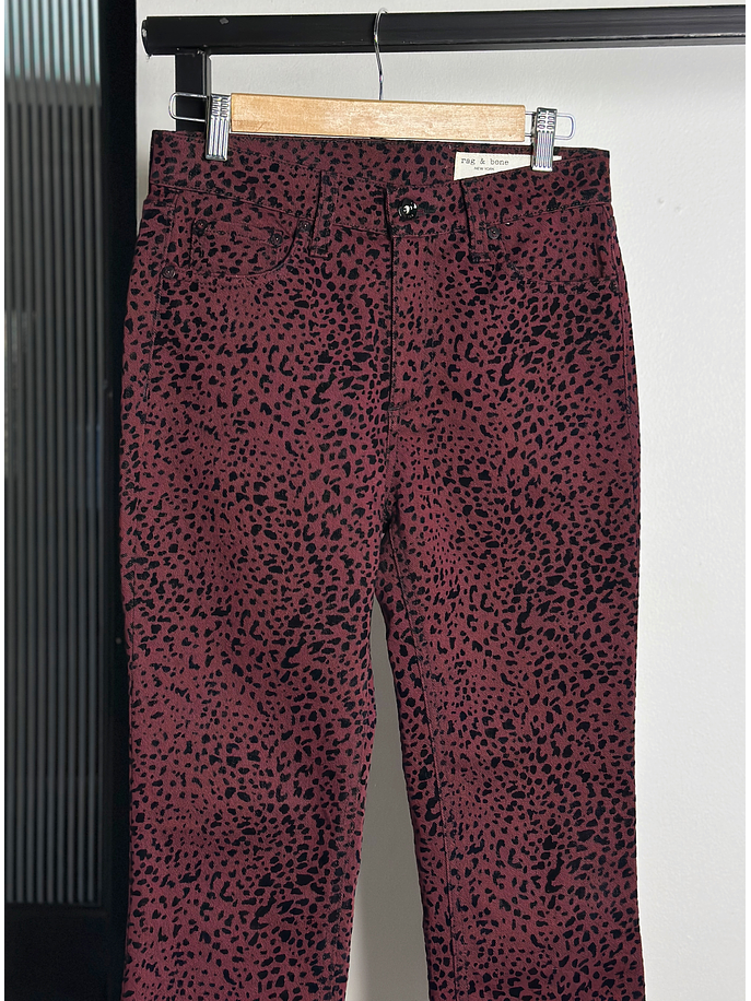 Jeans mezclilla burdeo animal print  2