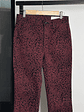 Jeans mezclilla burdeo animal print  - Miniatura 2