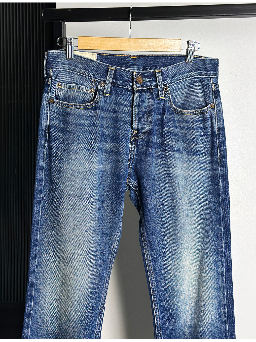 Jeans azul lavado tiro medio 2