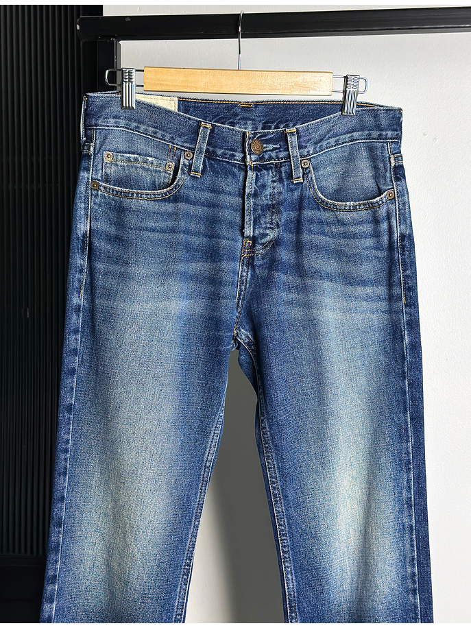 Jeans azul lavado tiro medio 2