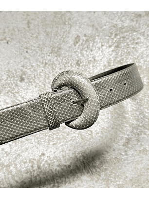 Cinturón de piel gris