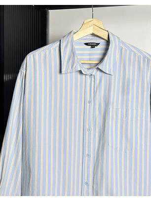 Camisa celeste rayada oversize