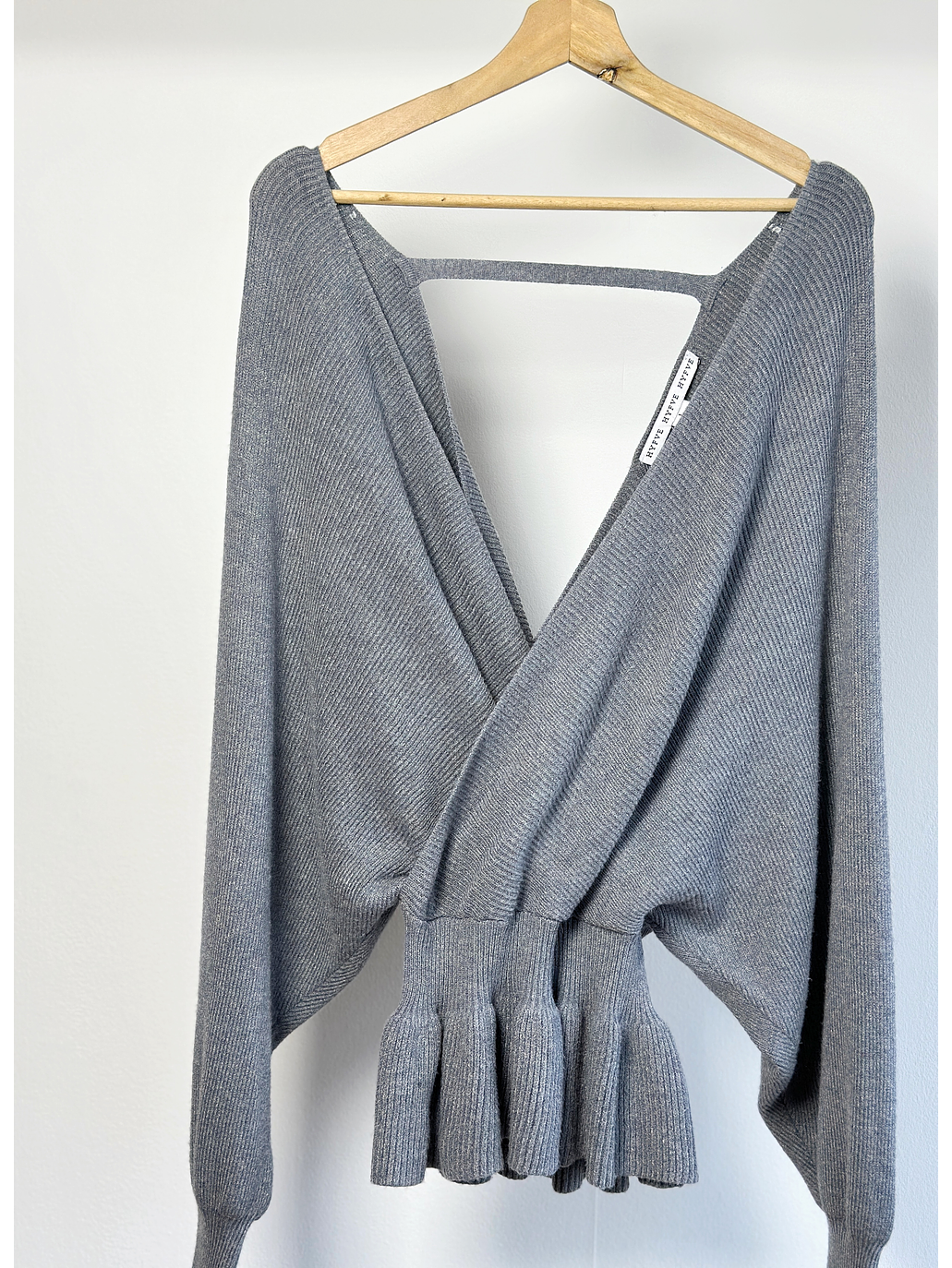 Chaleco gris escotado 2