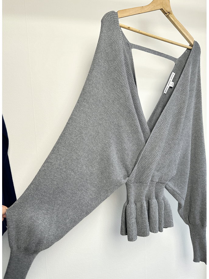 Chaleco gris escotado 3