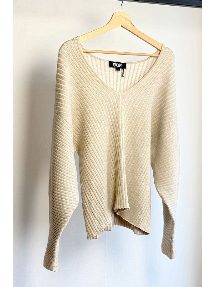 Chaleco beige escotado 1