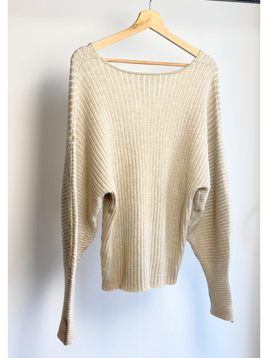 Chaleco beige escotado 3