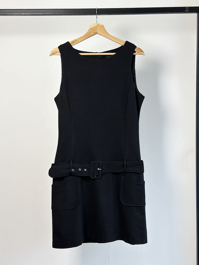 Vestido negro con cinturón  1